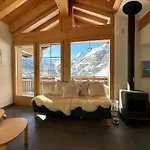 Modern Self-catering With Matterhorn Views Apartman