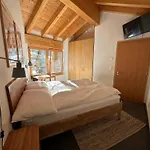 Modern Self-catering With Matterhorn Views Apartman *
